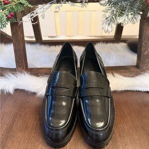 New Banana Republic SZ 9 Patent Leather Black Loafers